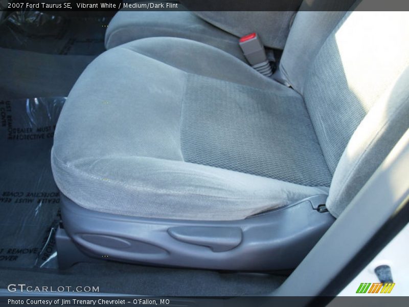 Vibrant White / Medium/Dark Flint 2007 Ford Taurus SE