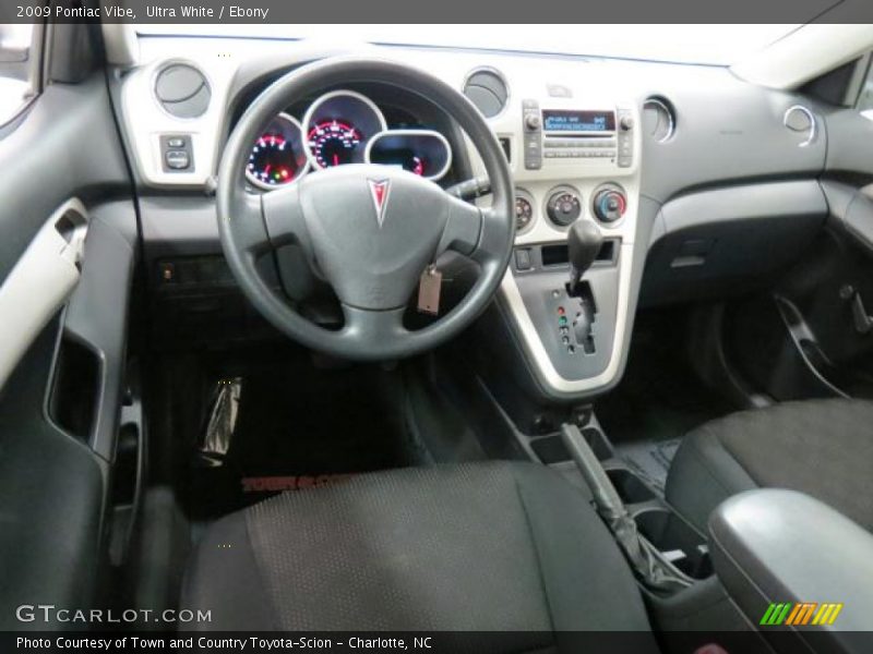 Ultra White / Ebony 2009 Pontiac Vibe