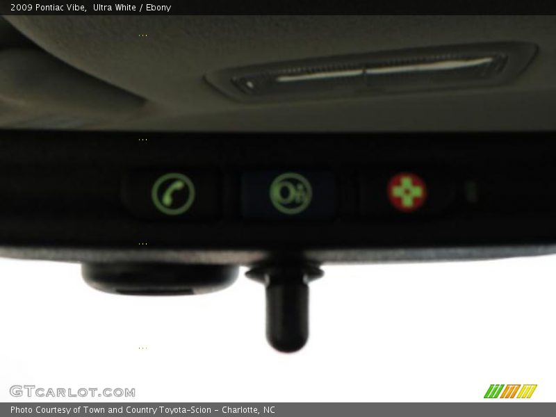Ultra White / Ebony 2009 Pontiac Vibe