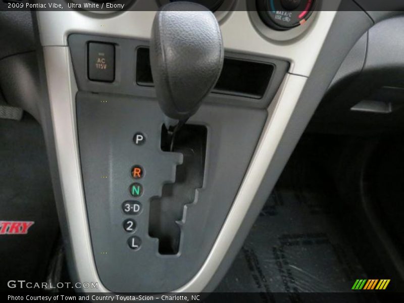 Ultra White / Ebony 2009 Pontiac Vibe