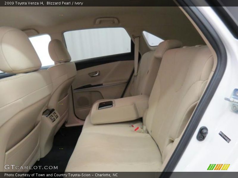Blizzard Pearl / Ivory 2009 Toyota Venza I4