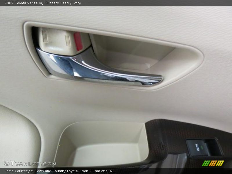 Blizzard Pearl / Ivory 2009 Toyota Venza I4
