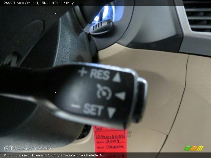 Blizzard Pearl / Ivory 2009 Toyota Venza I4