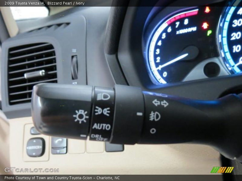 Blizzard Pearl / Ivory 2009 Toyota Venza I4