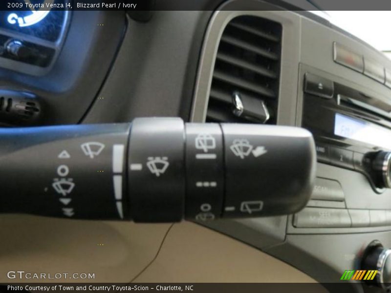 Blizzard Pearl / Ivory 2009 Toyota Venza I4