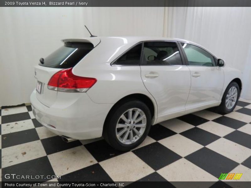 Blizzard Pearl / Ivory 2009 Toyota Venza I4