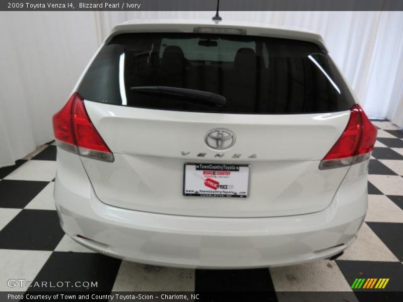 Blizzard Pearl / Ivory 2009 Toyota Venza I4