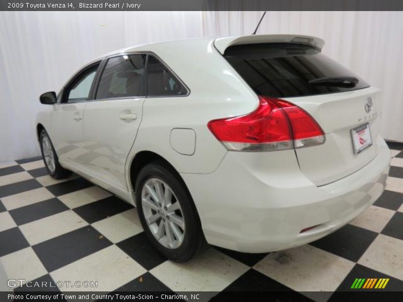 Blizzard Pearl / Ivory 2009 Toyota Venza I4