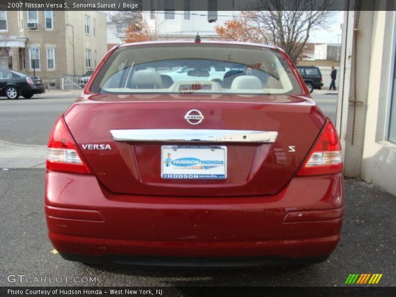 Sonoma Sunset / Beige 2007 Nissan Versa S