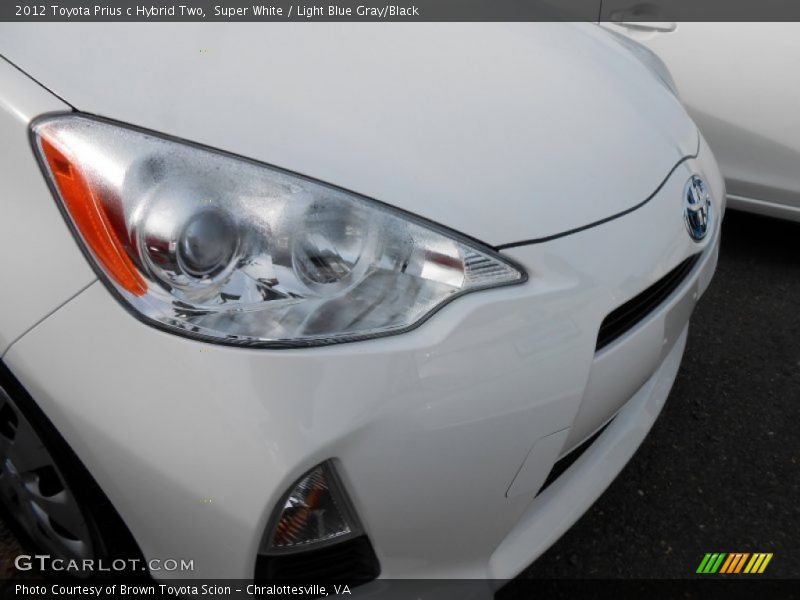 Super White / Light Blue Gray/Black 2012 Toyota Prius c Hybrid Two