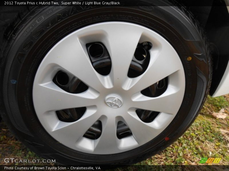 Super White / Light Blue Gray/Black 2012 Toyota Prius c Hybrid Two