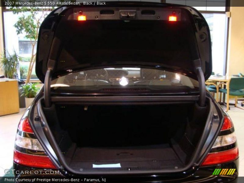 Black / Black 2007 Mercedes-Benz S 550 4Matic Sedan