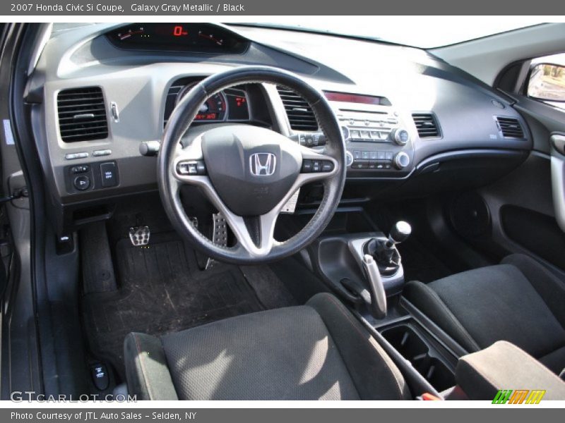 Dashboard of 2007 Civic Si Coupe