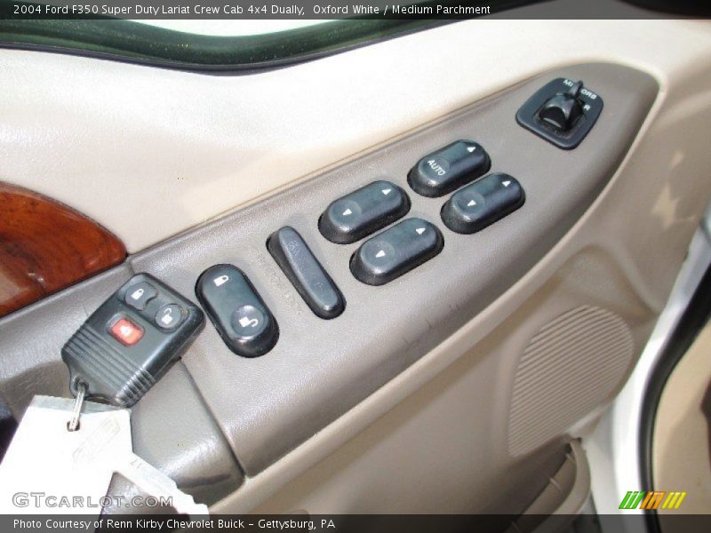 Oxford White / Medium Parchment 2004 Ford F350 Super Duty Lariat Crew Cab 4x4 Dually