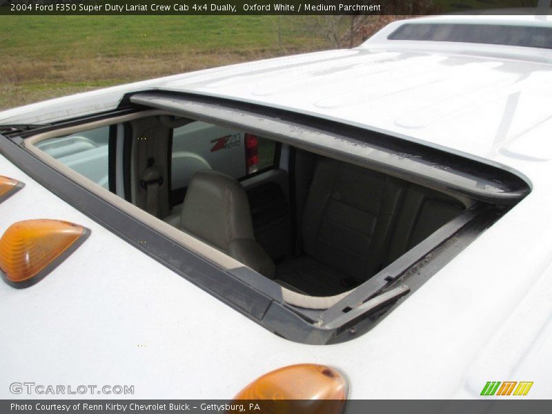 Oxford White / Medium Parchment 2004 Ford F350 Super Duty Lariat Crew Cab 4x4 Dually