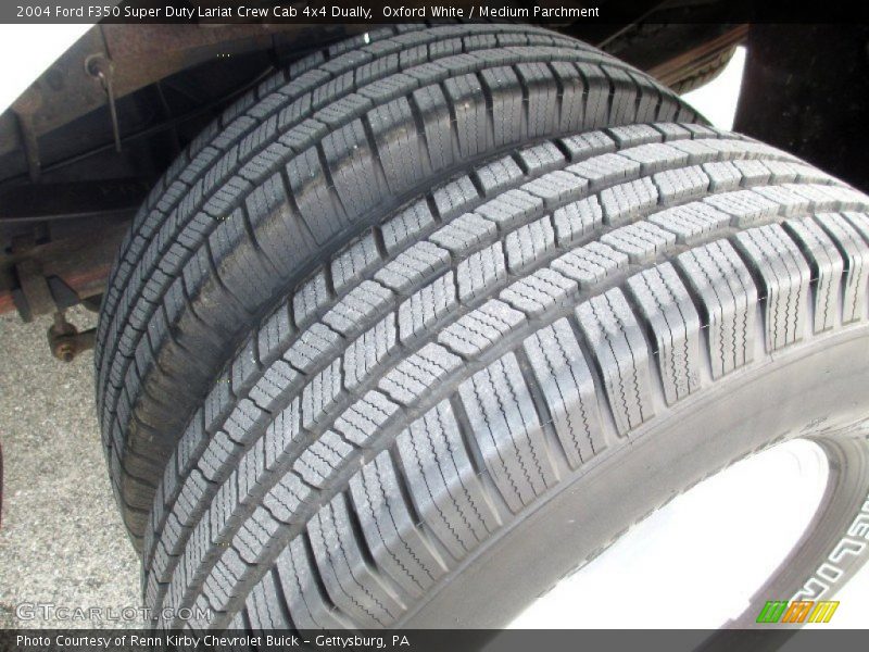 Oxford White / Medium Parchment 2004 Ford F350 Super Duty Lariat Crew Cab 4x4 Dually