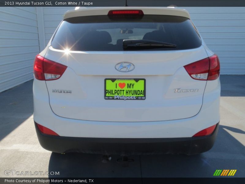 Cotton White / Taupe 2013 Hyundai Tucson GLS