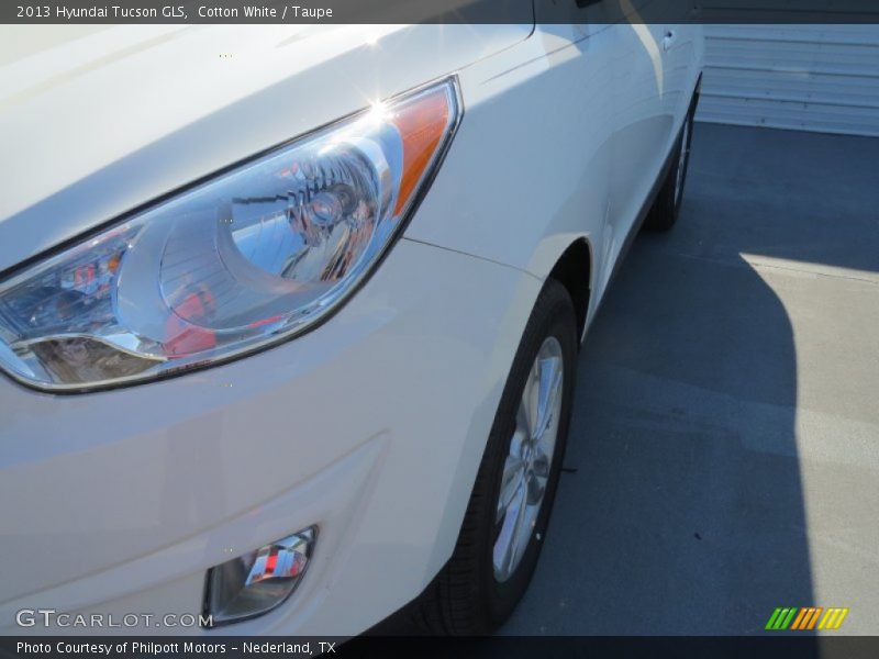 Cotton White / Taupe 2013 Hyundai Tucson GLS