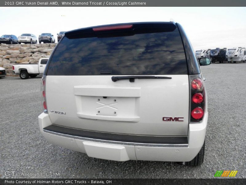 White Diamond Tricoat / Cocoa/Light Cashmere 2013 GMC Yukon Denali AWD