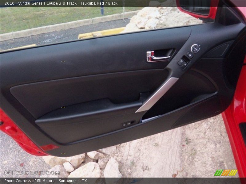 Door Panel of 2010 Genesis Coupe 3.8 Track