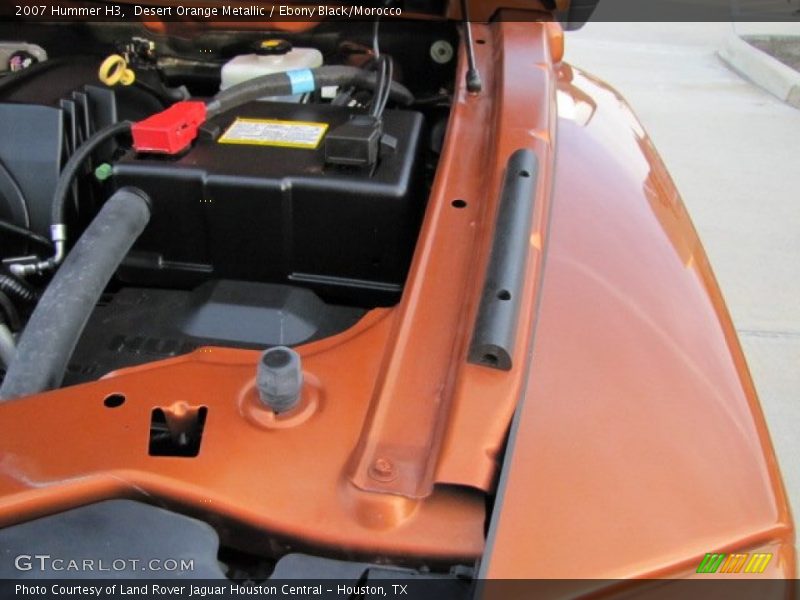  2007 H3  Engine - 3.7 Liter DOHC 20-Valve Inline 5 Cylinder