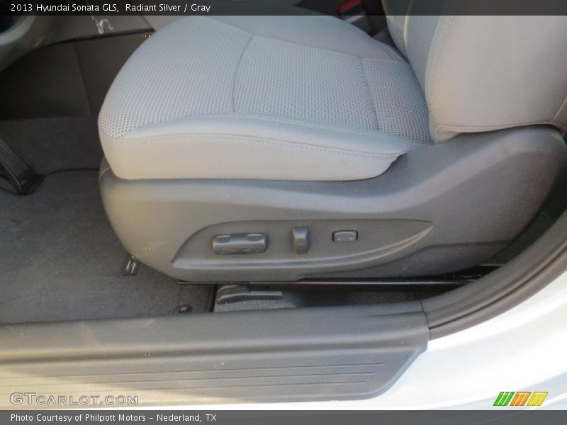 Radiant Silver / Gray 2013 Hyundai Sonata GLS