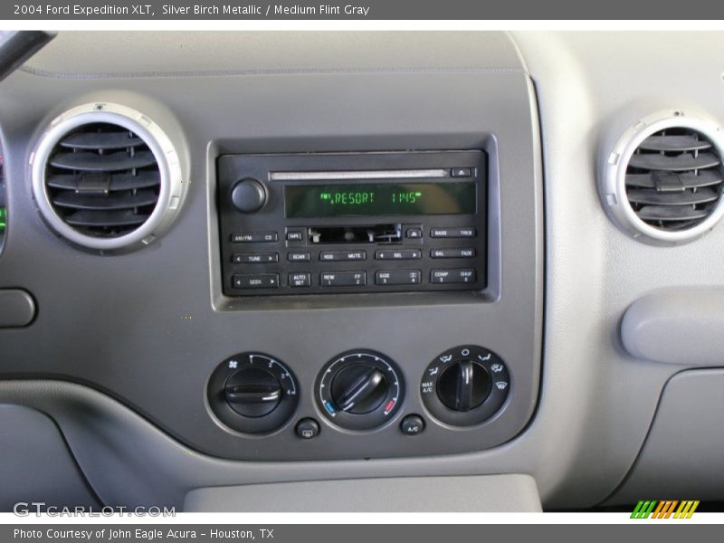 Silver Birch Metallic / Medium Flint Gray 2004 Ford Expedition XLT