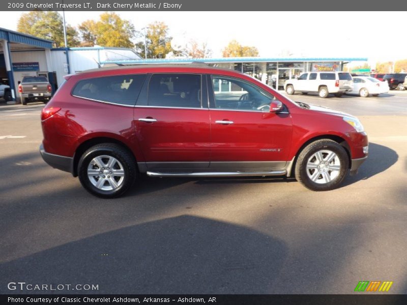 Dark Cherry Metallic / Ebony 2009 Chevrolet Traverse LT