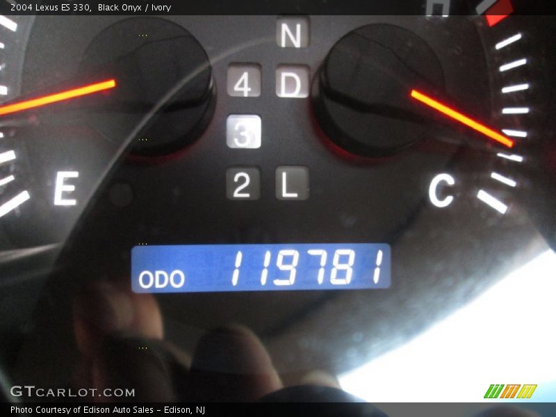 Black Onyx / Ivory 2004 Lexus ES 330