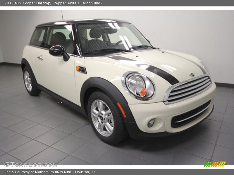 Pepper White / Carbon Black 2013 Mini Cooper Hardtop