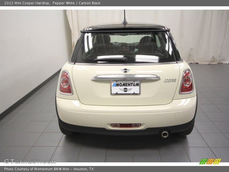 Pepper White / Carbon Black 2013 Mini Cooper Hardtop