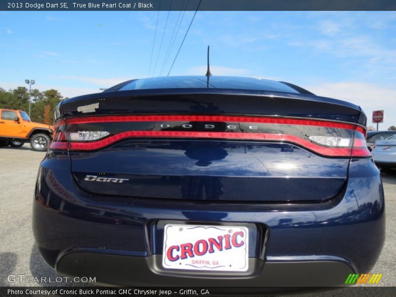 True Blue Pearl Coat / Black 2013 Dodge Dart SE