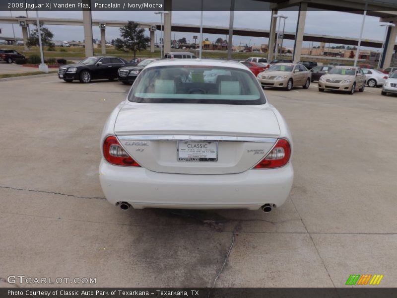 Porcelain / Ivory/Mocha 2008 Jaguar XJ Vanden Plas