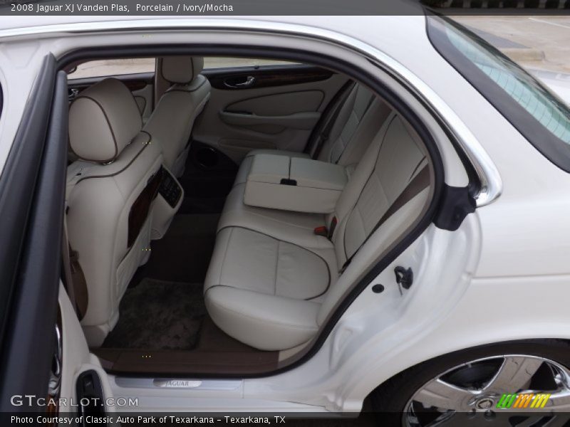 Porcelain / Ivory/Mocha 2008 Jaguar XJ Vanden Plas