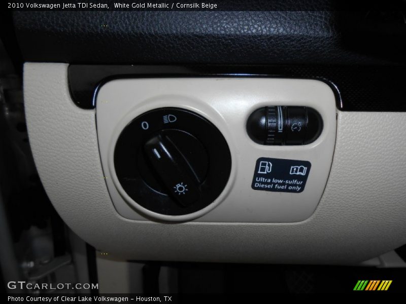 White Gold Metallic / Cornsilk Beige 2010 Volkswagen Jetta TDI Sedan