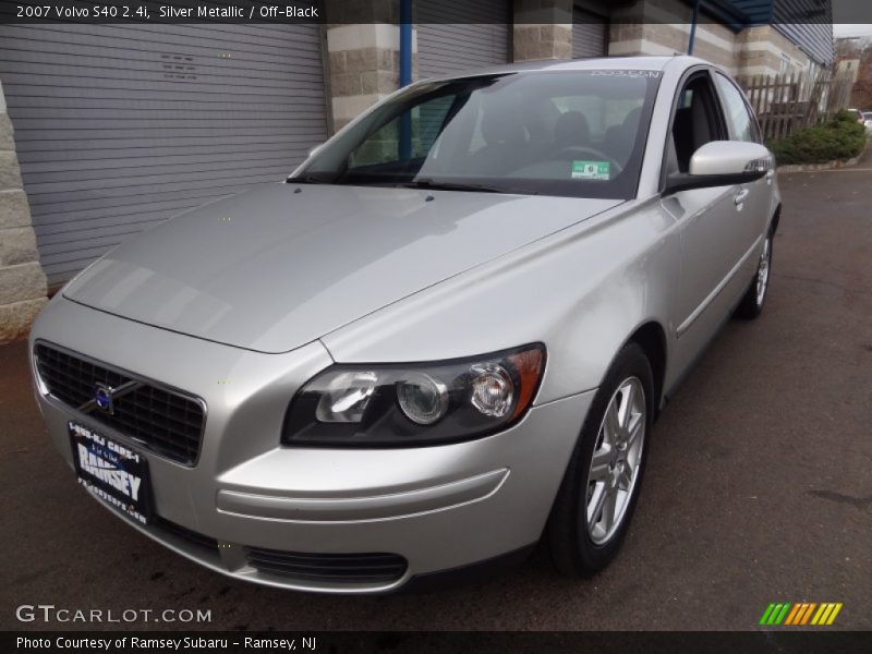 Silver Metallic / Off-Black 2007 Volvo S40 2.4i