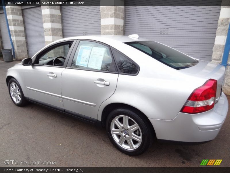 Silver Metallic / Off-Black 2007 Volvo S40 2.4i