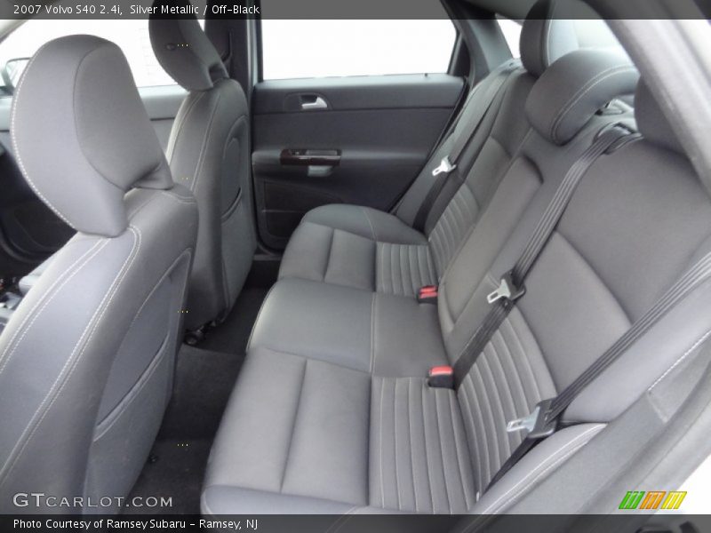 Silver Metallic / Off-Black 2007 Volvo S40 2.4i