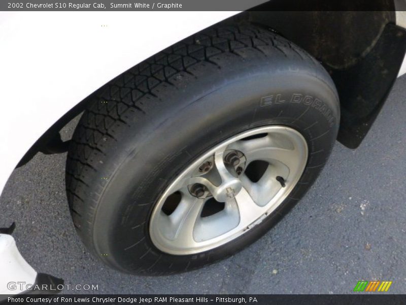 Summit White / Graphite 2002 Chevrolet S10 Regular Cab