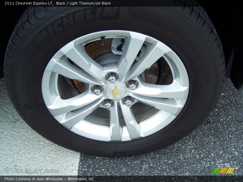 Black / Light Titanium/Jet Black 2011 Chevrolet Equinox LT