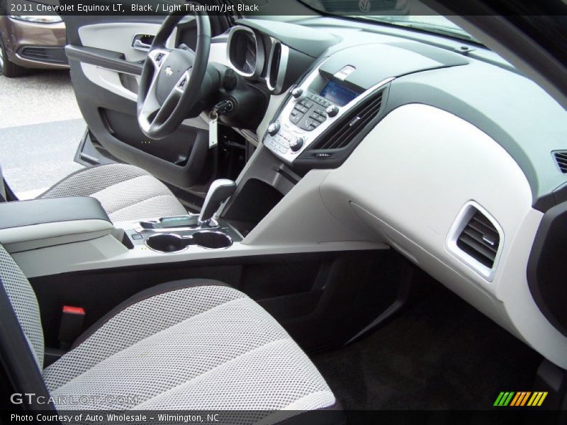 Black / Light Titanium/Jet Black 2011 Chevrolet Equinox LT