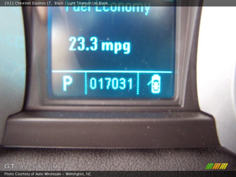 Black / Light Titanium/Jet Black 2011 Chevrolet Equinox LT