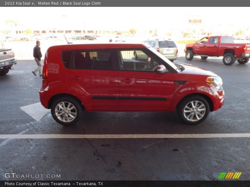 Molten Red / Black Soul Logo Cloth 2013 Kia Soul +