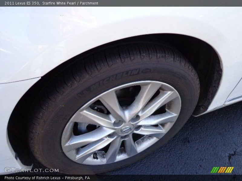 Starfire White Pearl / Parchment 2011 Lexus ES 350