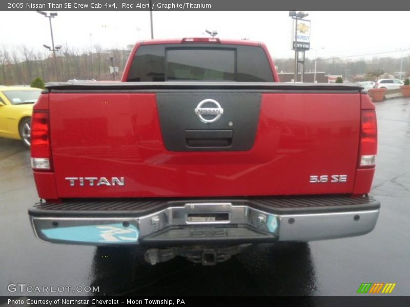 Red Alert / Graphite/Titanium 2005 Nissan Titan SE Crew Cab 4x4