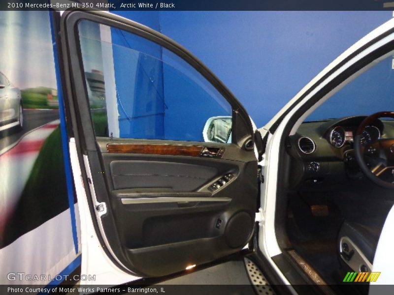 Arctic White / Black 2010 Mercedes-Benz ML 350 4Matic