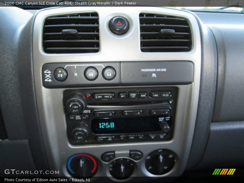 Controls of 2006 Canyon SLE Crew Cab 4x4