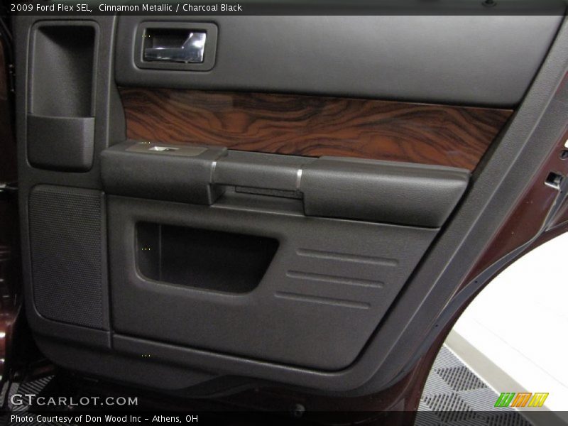 Cinnamon Metallic / Charcoal Black 2009 Ford Flex SEL