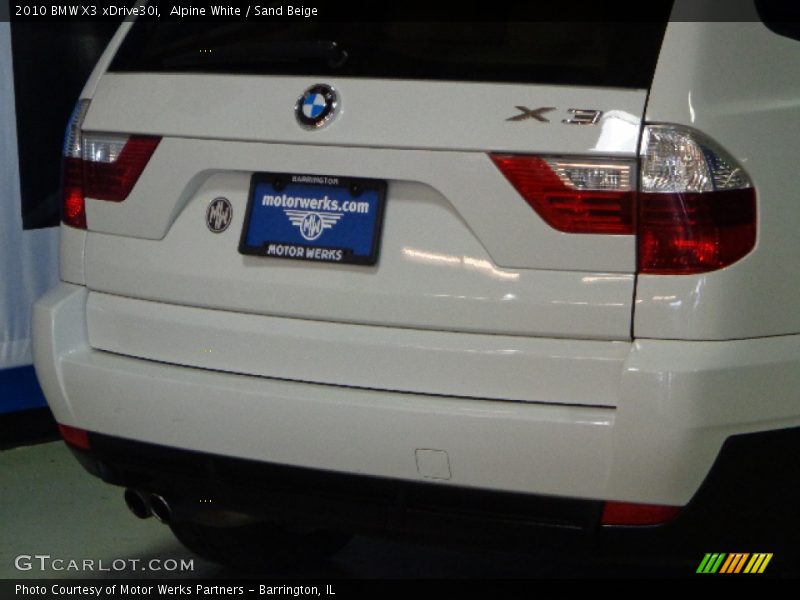 Alpine White / Sand Beige 2010 BMW X3 xDrive30i