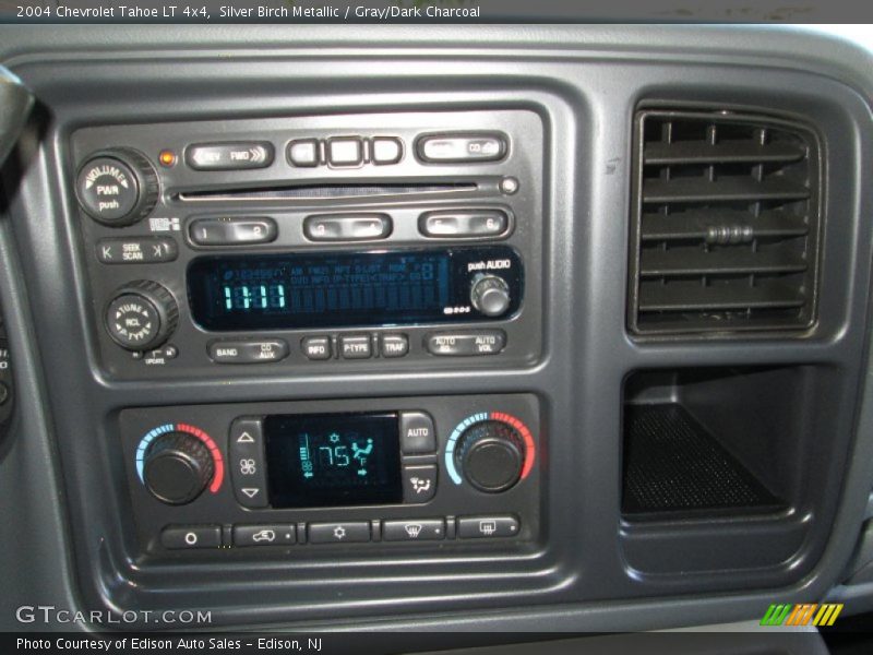 Controls of 2004 Tahoe LT 4x4